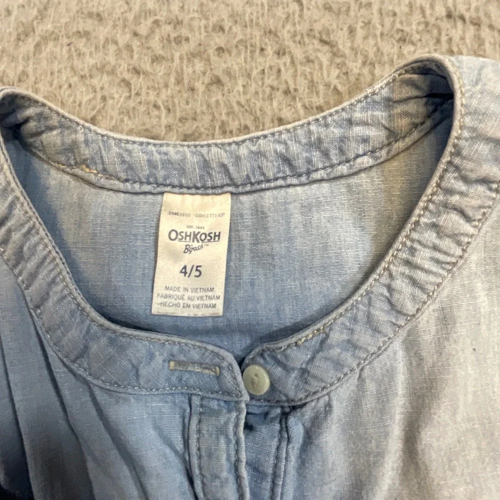 OshKosh Chambray Dress Kids 4/5 Blue Good Button Front Ruffle Heart Pocket